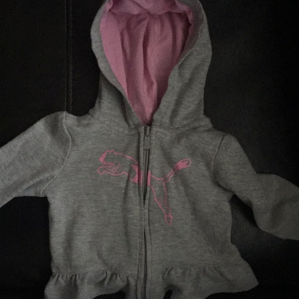 Baby girl Puma jogging set.
